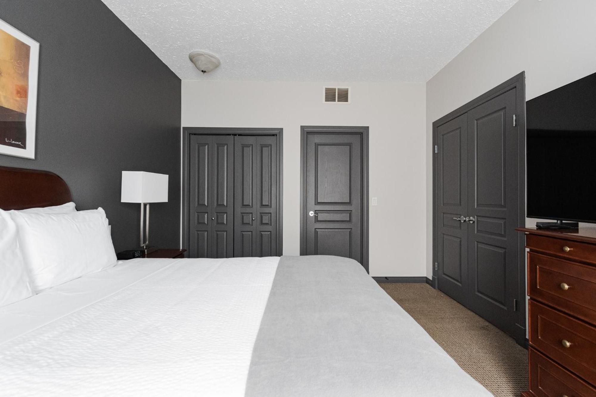 Premier Residence - Fort Mcmurray Buitenkant foto