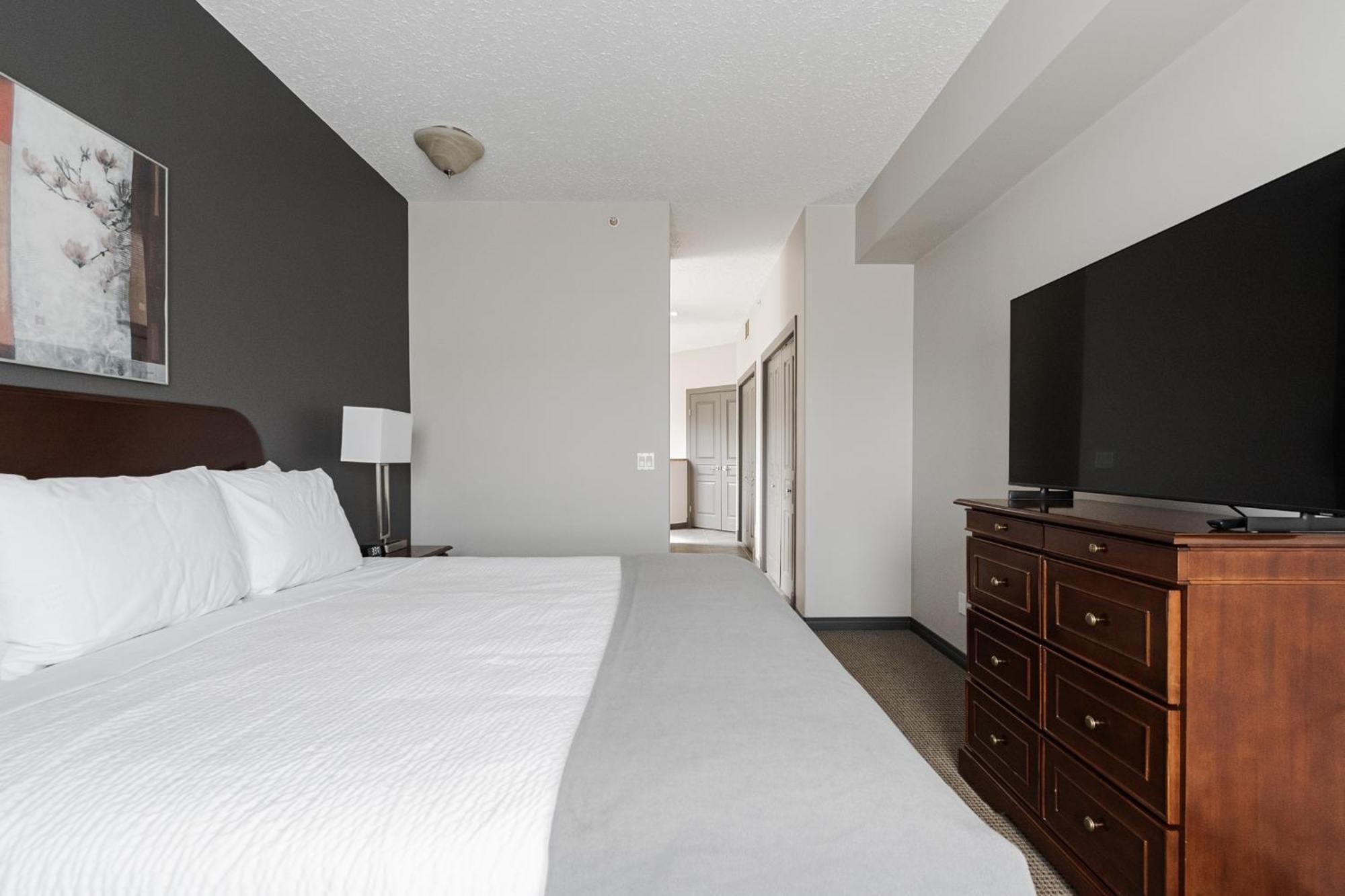 Premier Residence - Fort Mcmurray Buitenkant foto