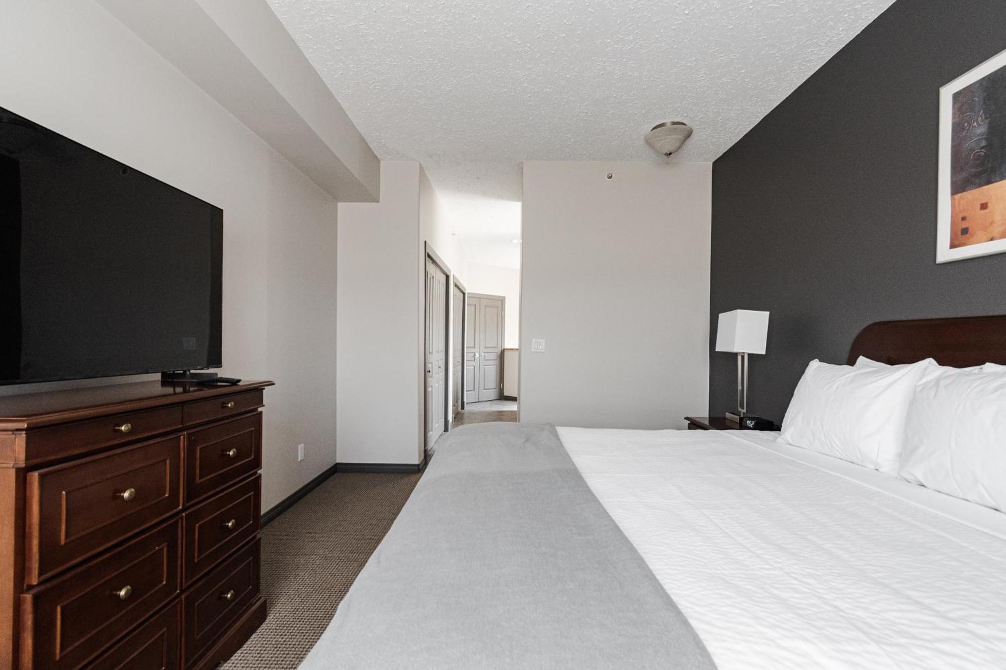 Premier Residence - Fort Mcmurray Buitenkant foto
